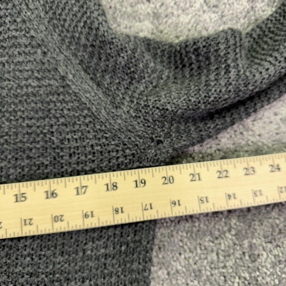 American Eagle Sweater Womens Small Gray Waffle Knit Button Cardigan Cropped - Picture 3 of 6